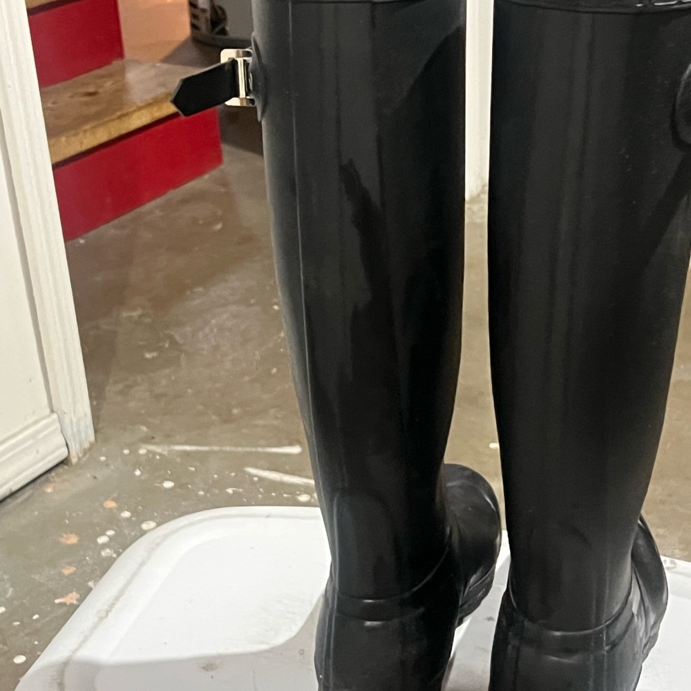 Hunter Black High Rubber Rain Boots with Red Logo - Picture 2 of 4